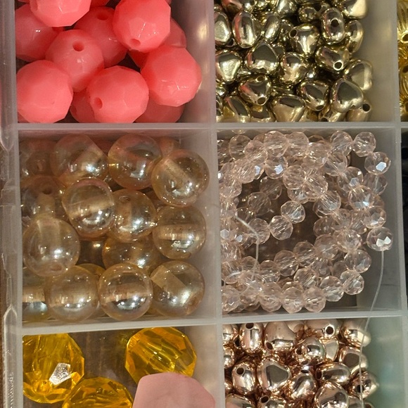 Multi-Color Bead Organizer Box - Picture 4 of 5